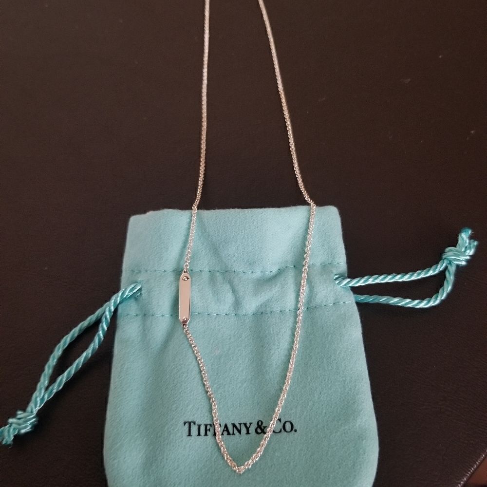 NWOT Tiffany & Co. Side Bar Necklace